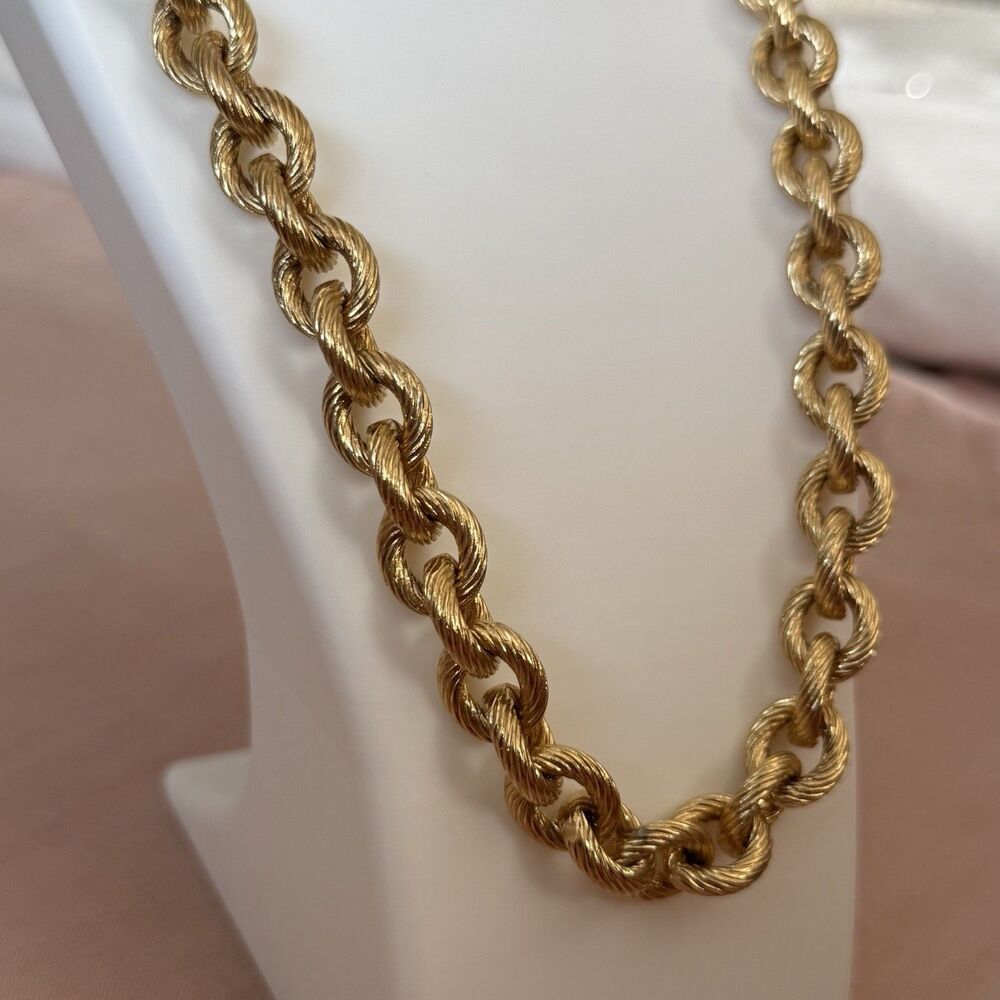 Heavy Vintage Gold Tone Rope Chain Necklace | Chunky Textured Toggle Clasp - Picture 2 of 5